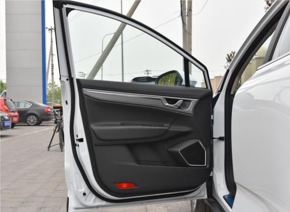 帝豪GS 2018款 运动版 1.4T 手动领尚型 车厢座椅   前门板