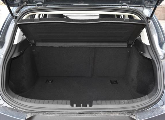 帝豪GS 2018款 运动版 1.4T 自动领尚型 车厢座椅   后备厢