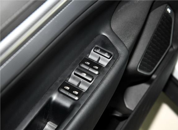 帝豪GS 2018款 领潮版 1.4T 自动尊尚智联型 车厢座椅   门窗控制