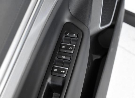 帝豪GS 2019款 1.4T CVT动 车厢座椅   门窗控制