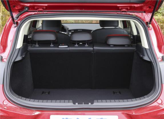 帝豪GS 2020款 1.4T CVT动 车厢座椅   后备厢