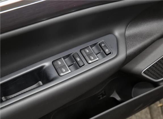 帝豪GS 2020款 1.4T CVT动 车厢座椅   门窗控制