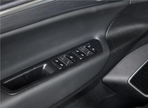 帝豪GS 2020款 1.5TD DCT动 260T 车厢座椅   门窗控制