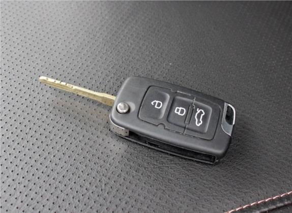 豪情SUV 2014款 2.4L 手动两驱豪华型 其他细节类   钥匙