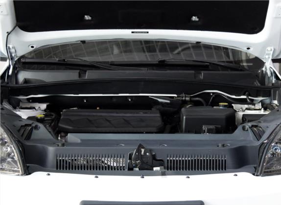 豪情SUV 2016款 2.4L 自动两驱豪华型升级版 其他细节类   发动机舱