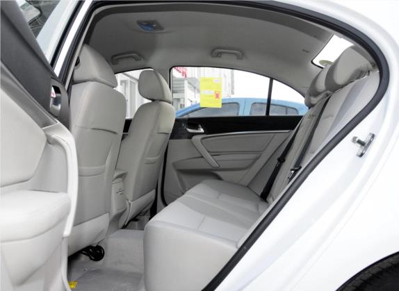 帝豪 2014款 三厢 1.5L 手动时尚型 车厢座椅   后排空间