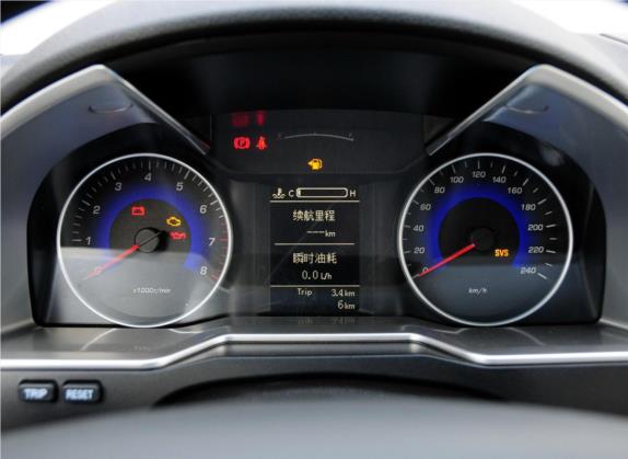 帝豪 2014款 三厢 1.5L 手动时尚型 中控类   仪表盘