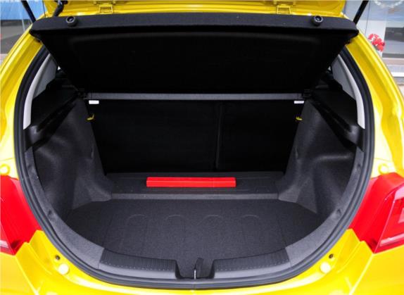 帝豪 2014款 两厢 1.3T CVT精英型 车厢座椅   后备厢