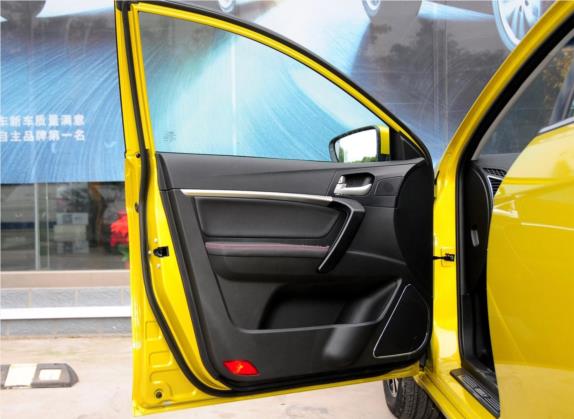帝豪 2014款 两厢 1.3T CVT精英型 车厢座椅   前门板