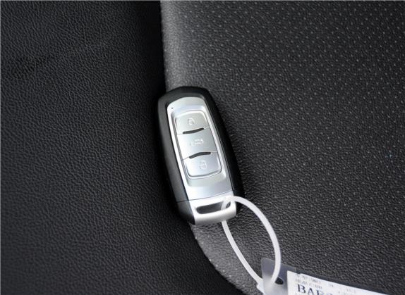 帝豪 2014款 两厢 1.5L 手动精英型 其他细节类   钥匙