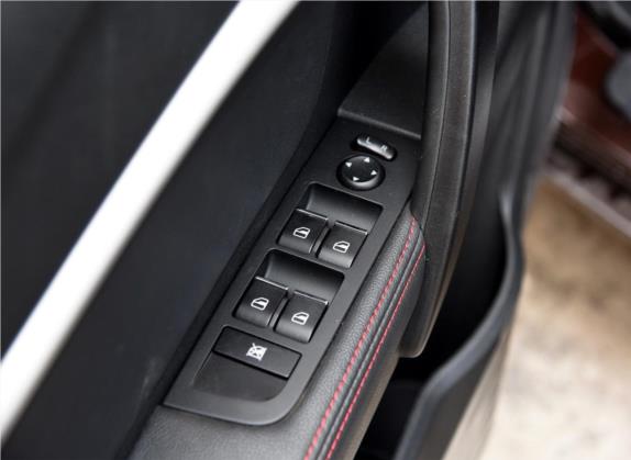 帝豪 2014款 两厢 1.5L CVT精英型 车厢座椅   门窗控制