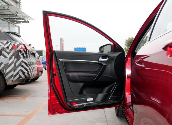 帝豪 2014款 两厢 1.3T 手动精英型 车厢座椅   前门板