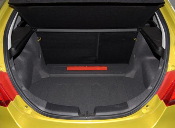 帝豪 2014款 两厢 1.3T CVT尊贵型 车厢座椅   后备厢