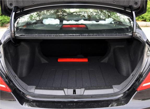 帝豪 2015款 三厢 1.5L 手动向上版 车厢座椅   后备厢