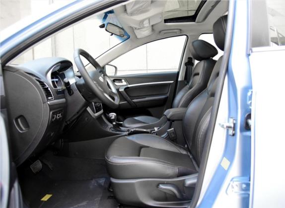 帝豪 2015款 三厢 1.5L CVT向上版 车厢座椅   前排空间