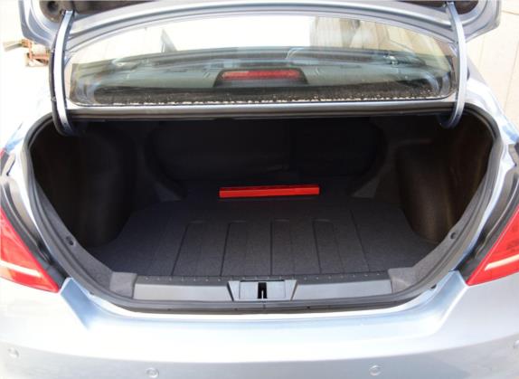 帝豪 2015款 三厢 1.5L CVT向上版 车厢座椅   后备厢