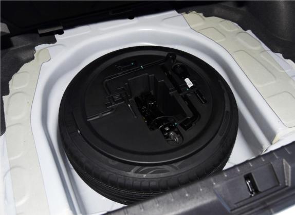 帝豪 2015款 三厢 1.3T 手动向上版 其他细节类   备胎