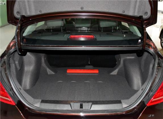 帝豪 2015款 三厢 1.3T CVT向上版 车厢座椅   后备厢