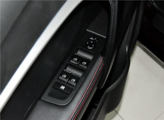 帝豪 2015款 三厢 1.3T CVT向上版 车厢座椅   门窗控制