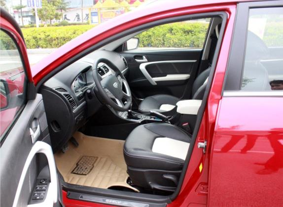 帝豪 2015款 两厢RS 1.5L CVT向上版 车厢座椅   前排空间