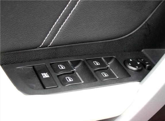 帝豪 2015款 两厢RS 1.5L CVT向上版 车厢座椅   门窗控制