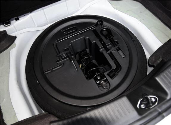 帝豪 2015款 两厢RS 1.5L 手动向上版 其他细节类   备胎
