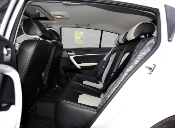 帝豪 2015款 两厢RS 1.5L 手动向上版 车厢座椅   后排空间