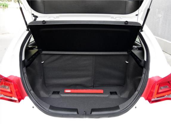 帝豪 2015款 两厢RS 1.5L 手动向上版 车厢座椅   后备厢