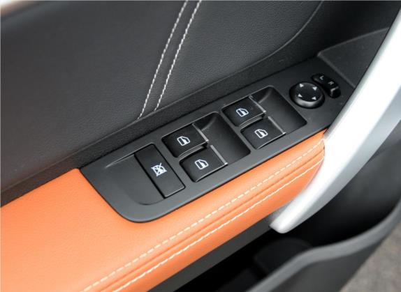 帝豪 2015款 两厢RS 1.3T CVT向上版 车厢座椅   门窗控制