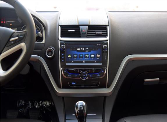 帝豪 2015款 两厢RS 1.3T 手动向上版 中控类   中控台