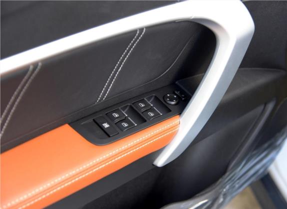帝豪 2015款 两厢RS 1.3T 手动向上版 车厢座椅   门窗控制