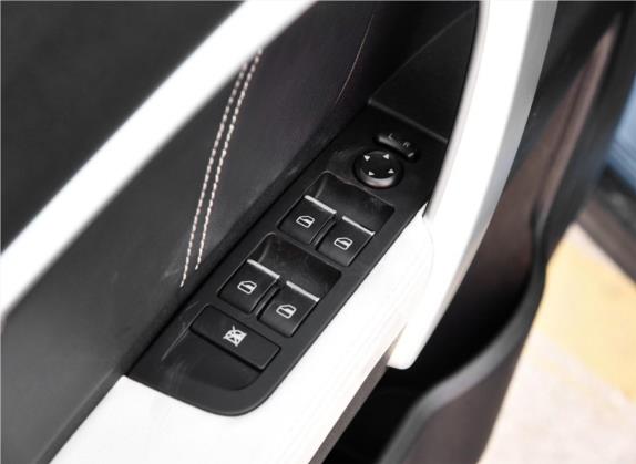 帝豪 2016款 两厢RS 1.5L 手动向上版 车厢座椅   门窗控制