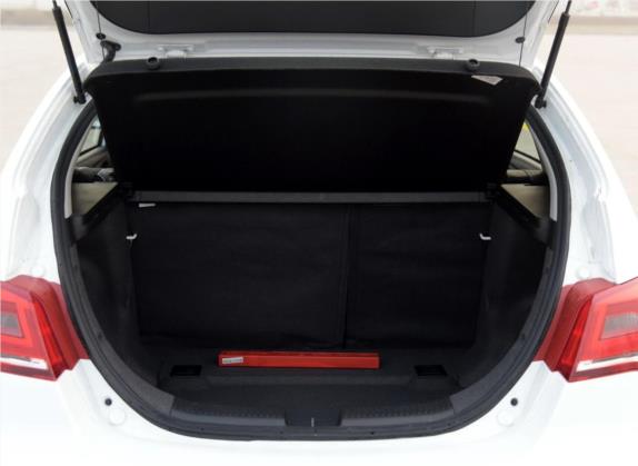 帝豪 2016款 两厢RS 1.5L CVT向上版 车厢座椅   后备厢