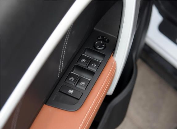 帝豪 2016款 两厢RS 1.5L CVT向上版 车厢座椅   门窗控制
