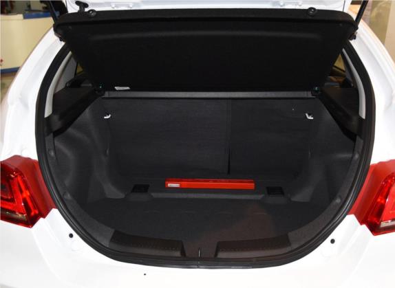 帝豪 2016款 两厢RS 1.3T CVT向上版 车厢座椅   后备厢