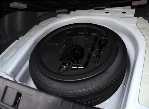 帝豪 2016款 三厢 1.5L CVT豪华型 其他细节类   备胎