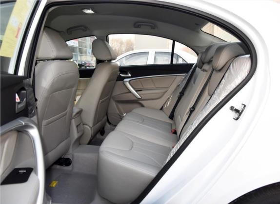 帝豪 2016款 三厢 1.5L CVT豪华型 车厢座椅   后排空间