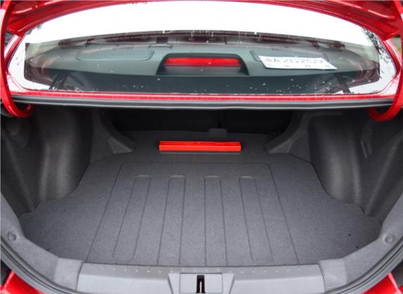 帝豪 2016款 三厢 1.3T CVT向上版 车厢座椅   后备厢