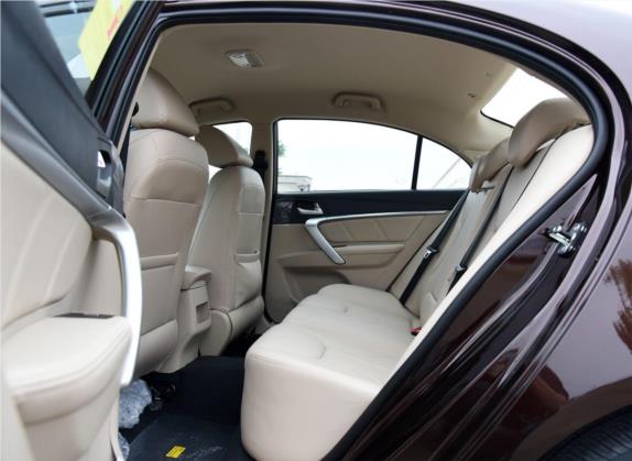 帝豪 2017款 三厢百万款 1.5L CVT豪华型 车厢座椅   后排空间