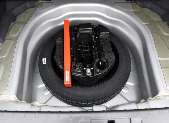 帝豪 2017款 三厢百万款 1.3T CVT向上版 其他细节类   备胎