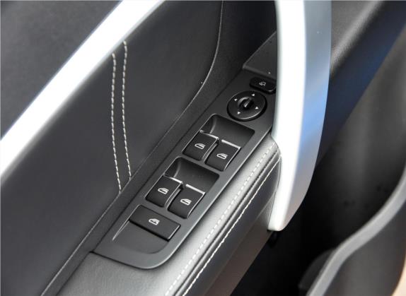 帝豪 2017款 三厢百万款 1.3T CVT尊贵型 车厢座椅   门窗控制