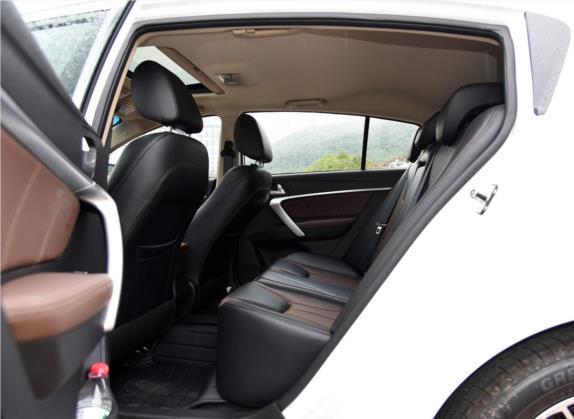 帝豪 2017款 两厢RS百万款 1.5L 手动向上版 车厢座椅   后排空间