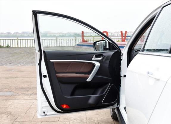 帝豪 2017款 两厢RS百万款 1.5L 手动向上版 车厢座椅   前门板