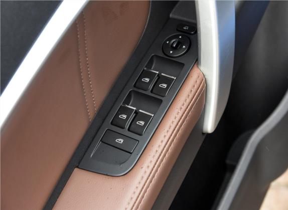 帝豪 2017款 两厢RS百万款 1.3T CVT向上版 车厢座椅   门窗控制