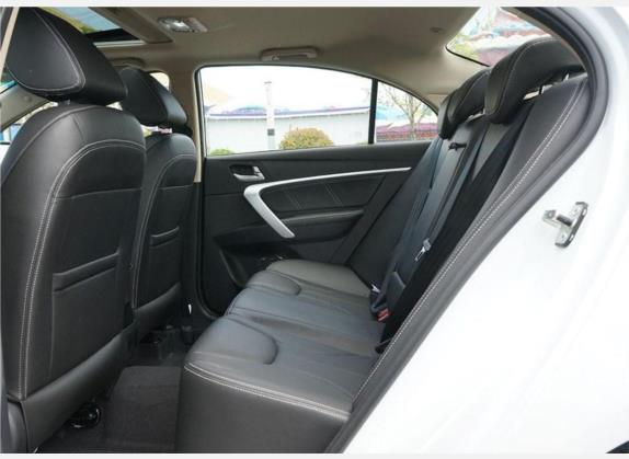 帝豪 2017款 三厢百万款 1.5L CVT向上互联版 车厢座椅   后排空间
