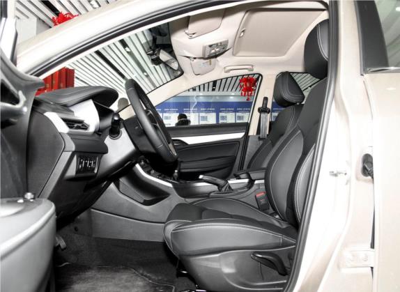 帝豪 2018款 1.5L 手动向上互联版 车厢座椅   前排空间