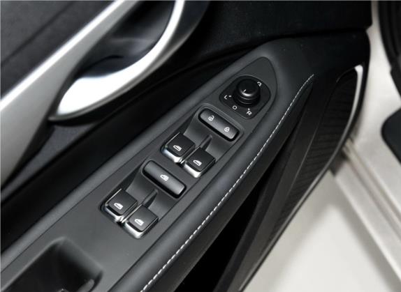 帝豪 2018款 1.5L 手动向上互联版 车厢座椅   门窗控制