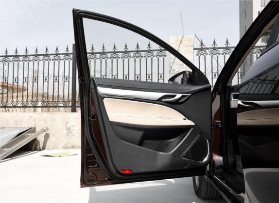 帝豪 2018款 1.5L CVT豪华型 车厢座椅   前门板