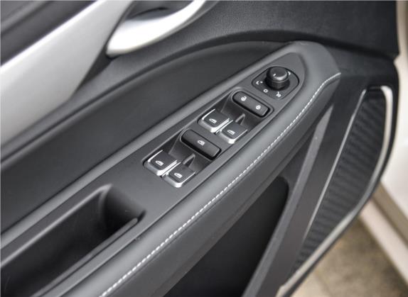 帝豪 2018款 1.5L CVT尊贵型 车厢座椅   门窗控制