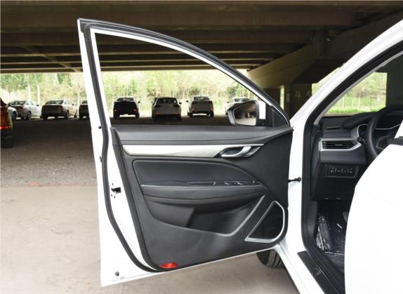 帝豪 2019款 领军版 1.5L 手动时尚型 国V 车厢座椅   前门板